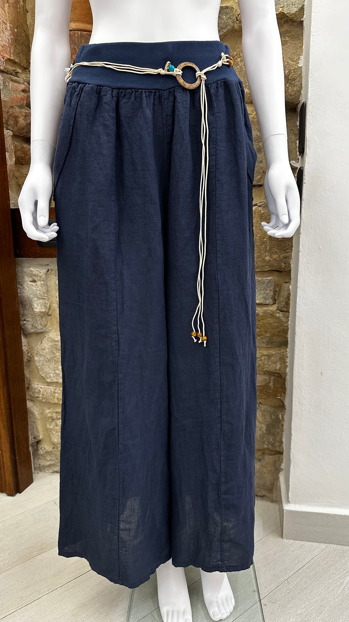 Wide leg trousers